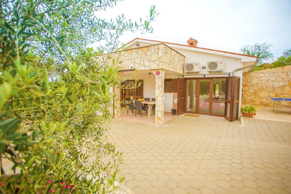 Villa Lara Karojba Pokoj fotografie