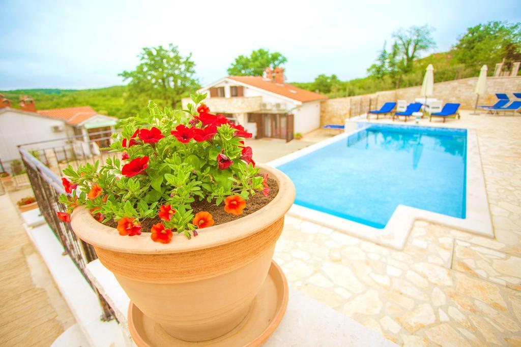 Villa Lara Karojba Pokoj fotografie