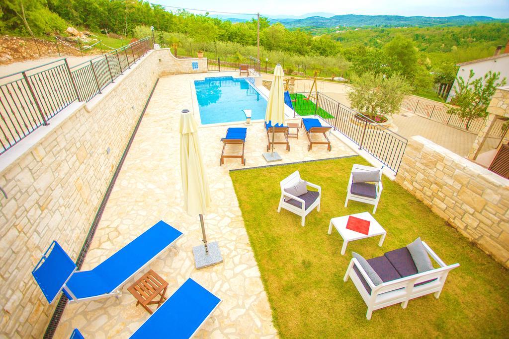 Villa Lara Karojba Pokoj fotografie