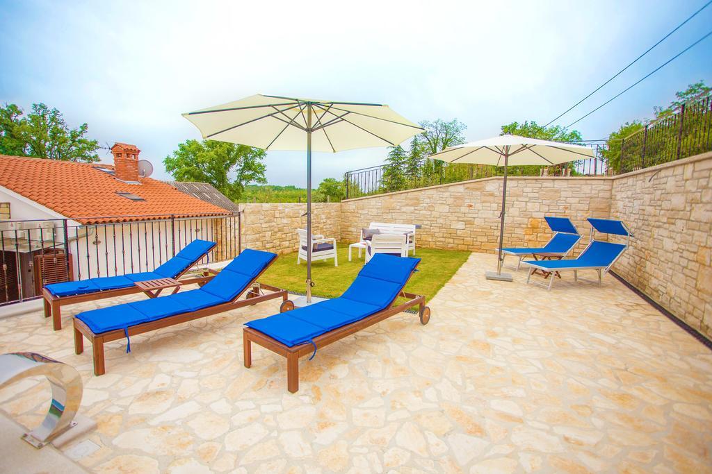 Villa Lara Karojba Pokoj fotografie