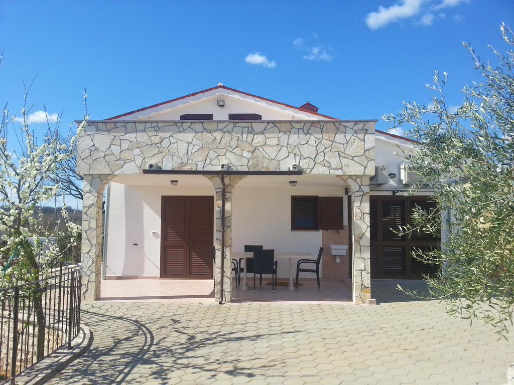 Villa Lara Karojba Pokoj fotografie