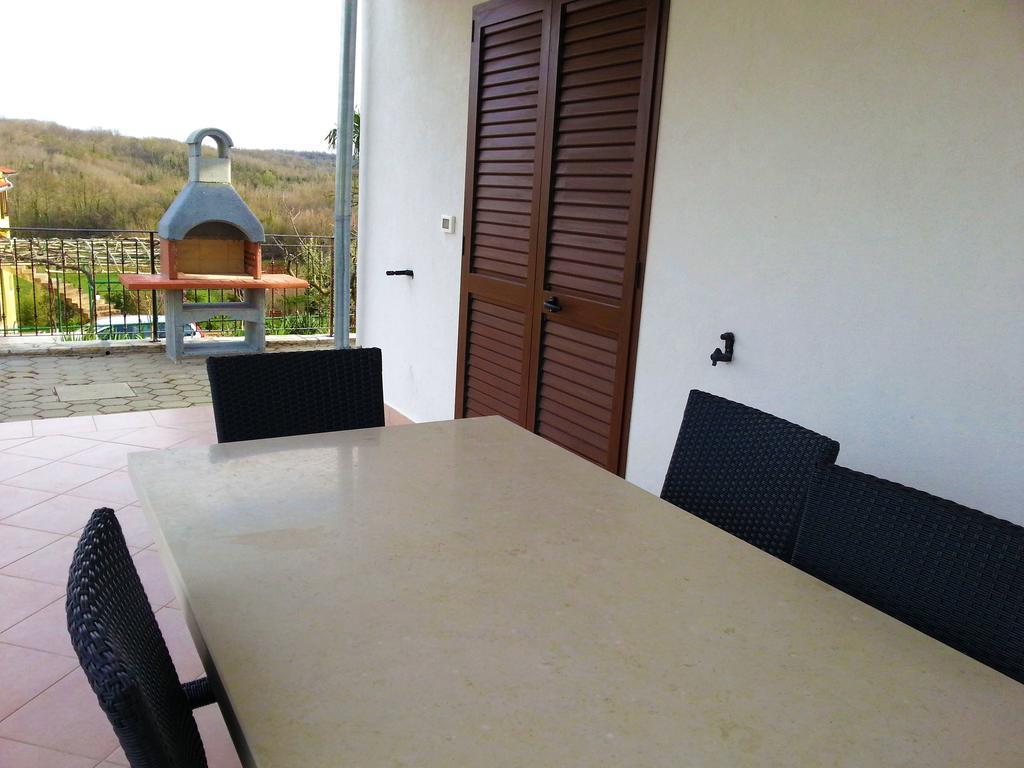 Villa Lara Karojba Pokoj fotografie