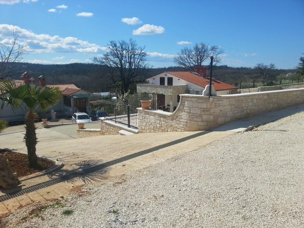 Villa Lara Karojba Pokoj fotografie